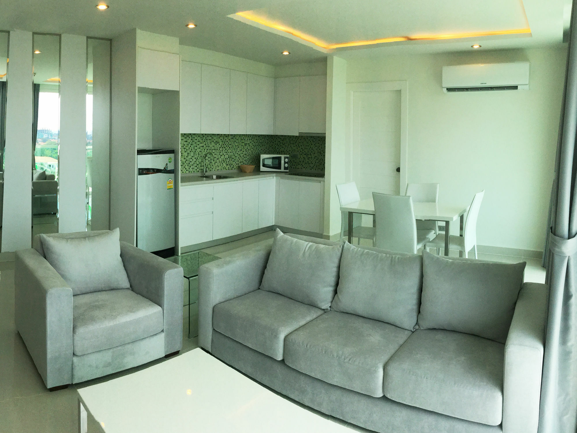 Amazon Residence By Pattaya Sunny Rentals Pantai Jomtien Luaran gambar