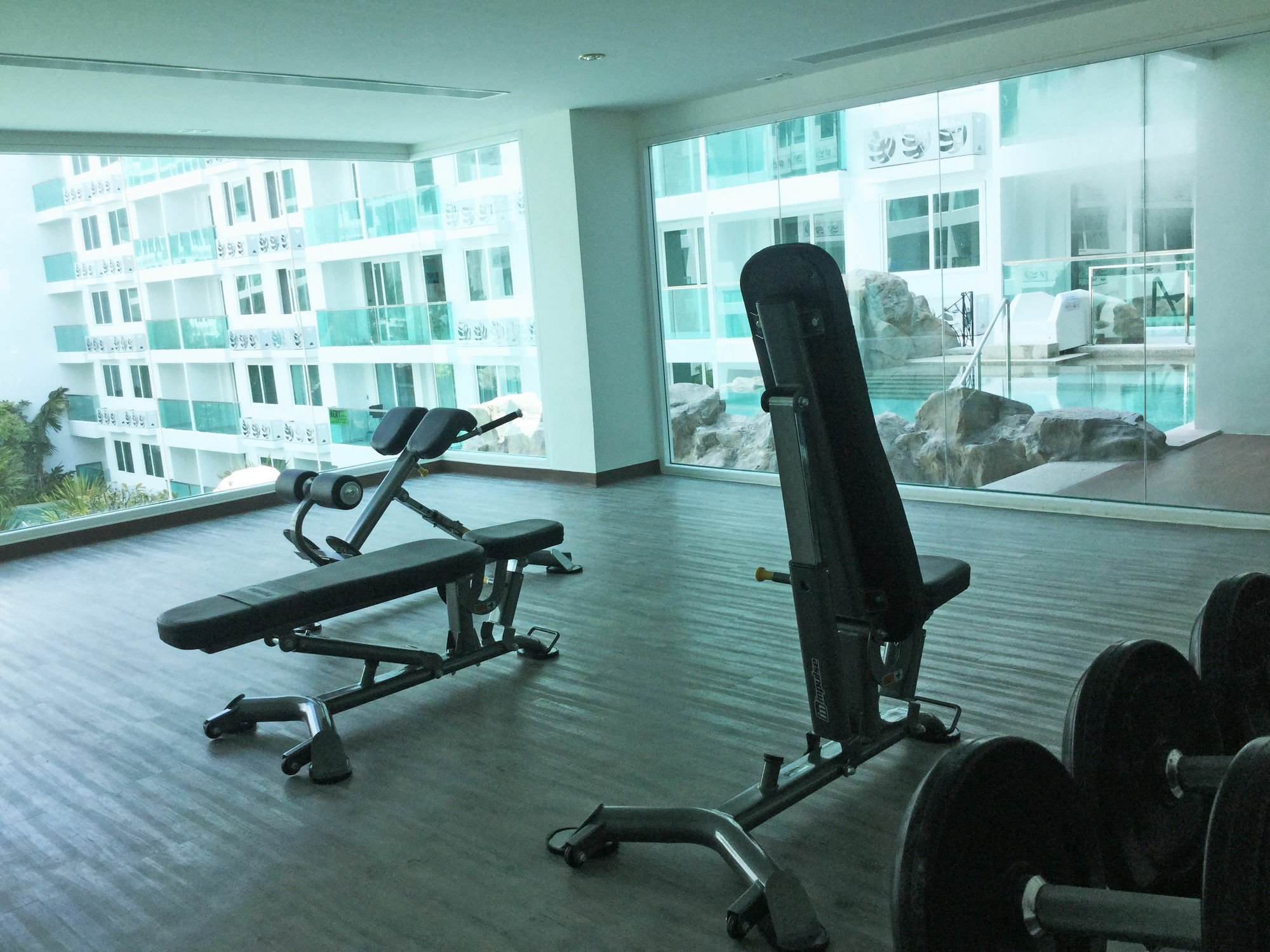 Amazon Residence By Pattaya Sunny Rentals Pantai Jomtien Luaran gambar