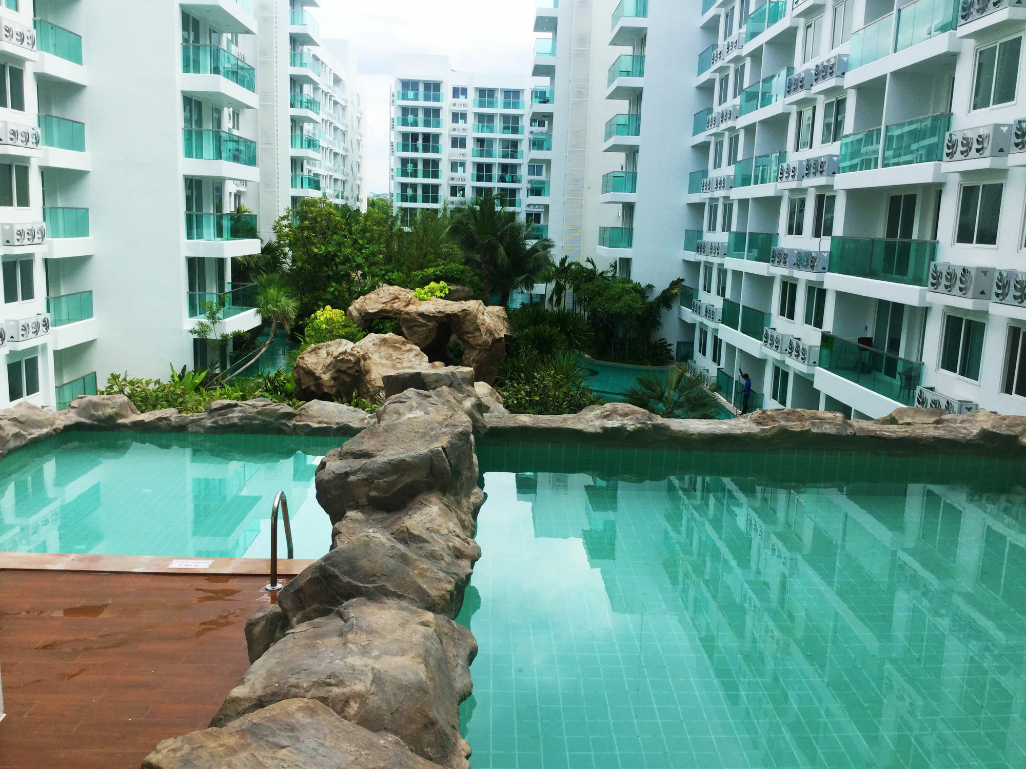 Amazon Residence By Pattaya Sunny Rentals Pantai Jomtien Luaran gambar