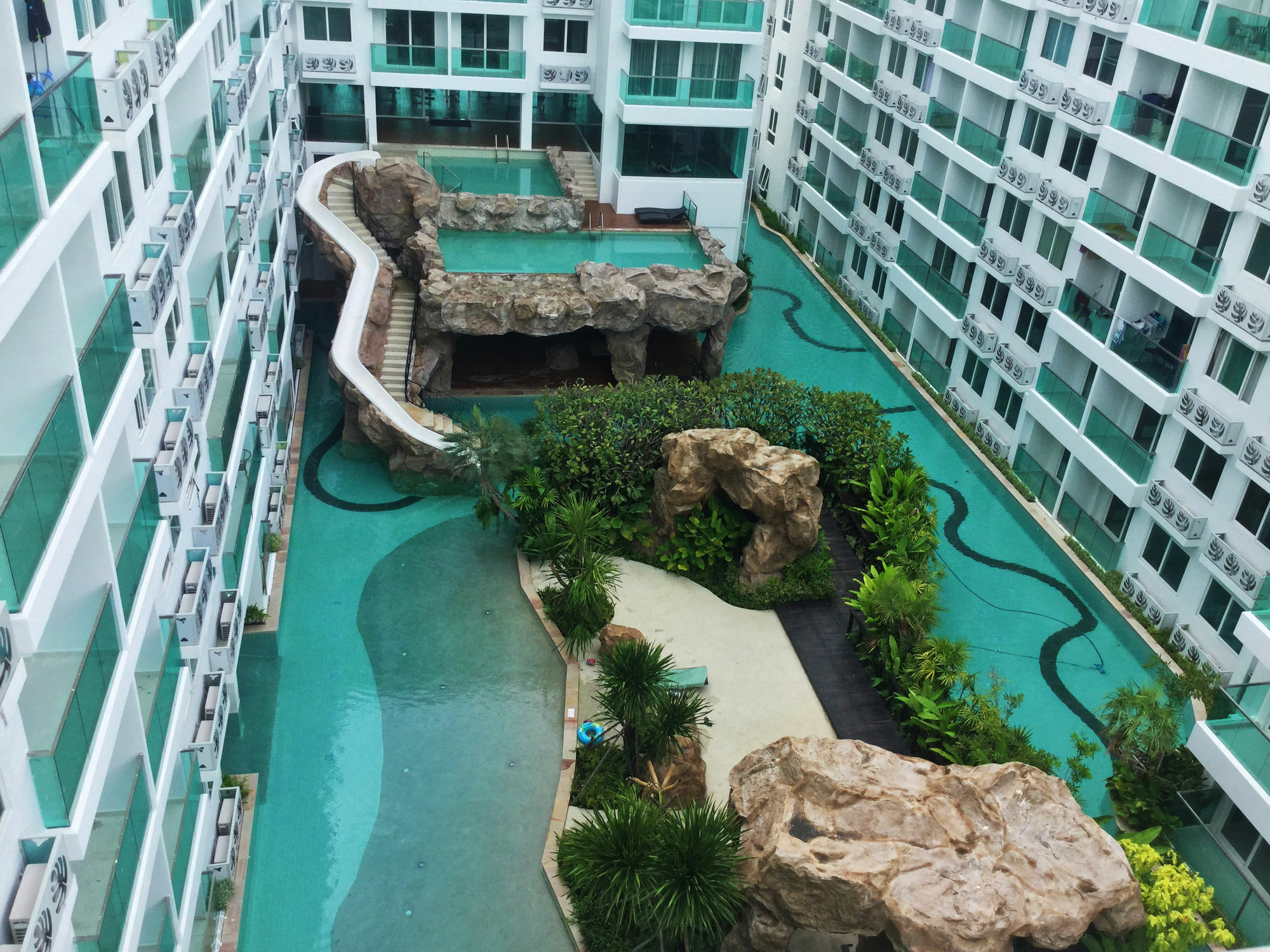 Amazon Residence By Pattaya Sunny Rentals Pantai Jomtien Luaran gambar
