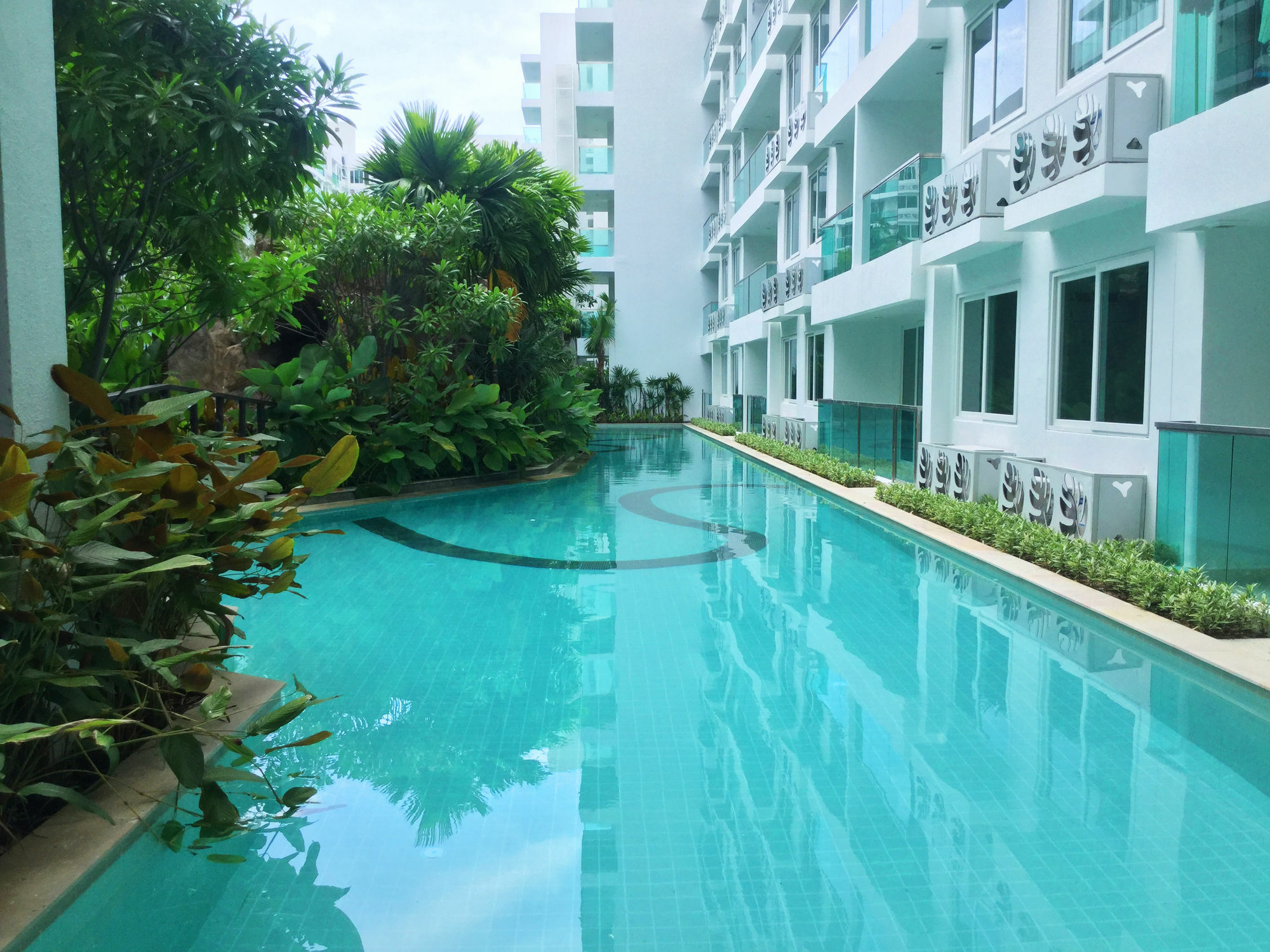 Amazon Residence By Pattaya Sunny Rentals Pantai Jomtien Luaran gambar